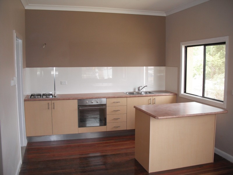 4 MOONYA ST, Kingaroy QLD 4610