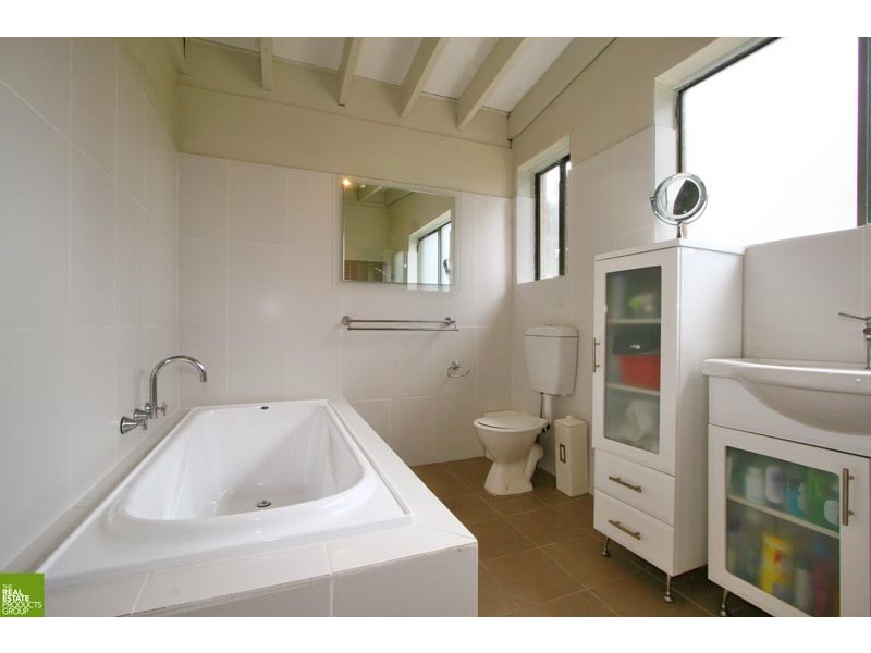 1/68 Jane Avenue, Lake Heights NSW 2502