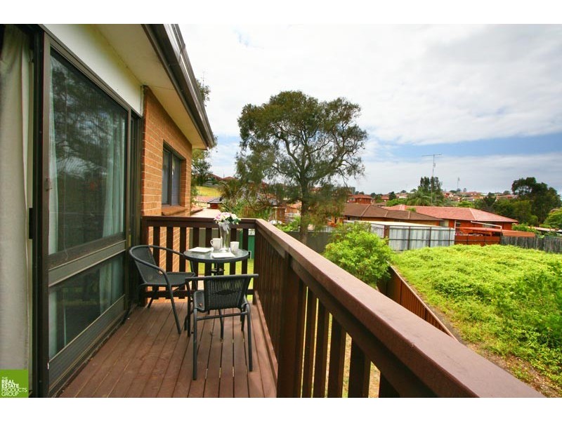 1/68 Jane Avenue, Lake Heights NSW 2502