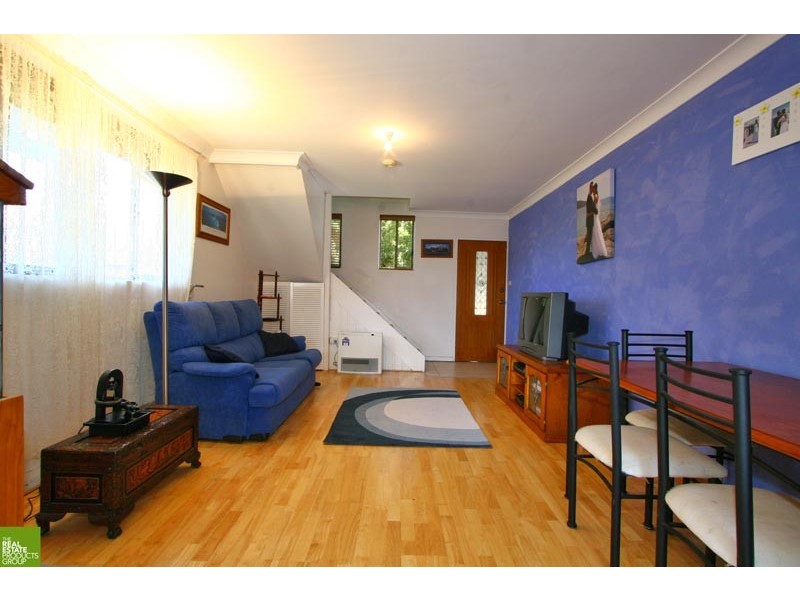 1/68 Jane Avenue, Lake Heights NSW 2502