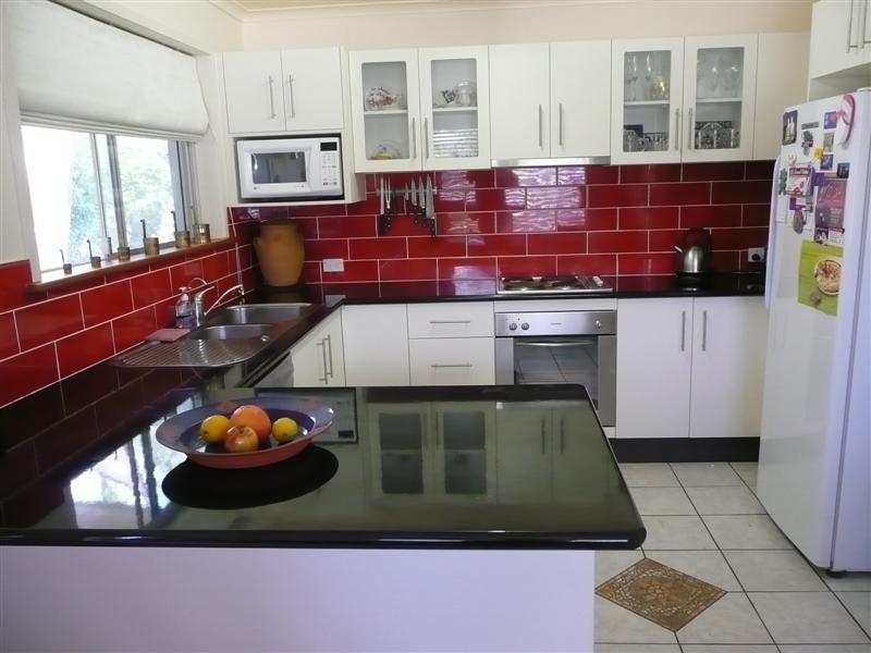 9 Manooka Drive, Cannonvale QLD 4802