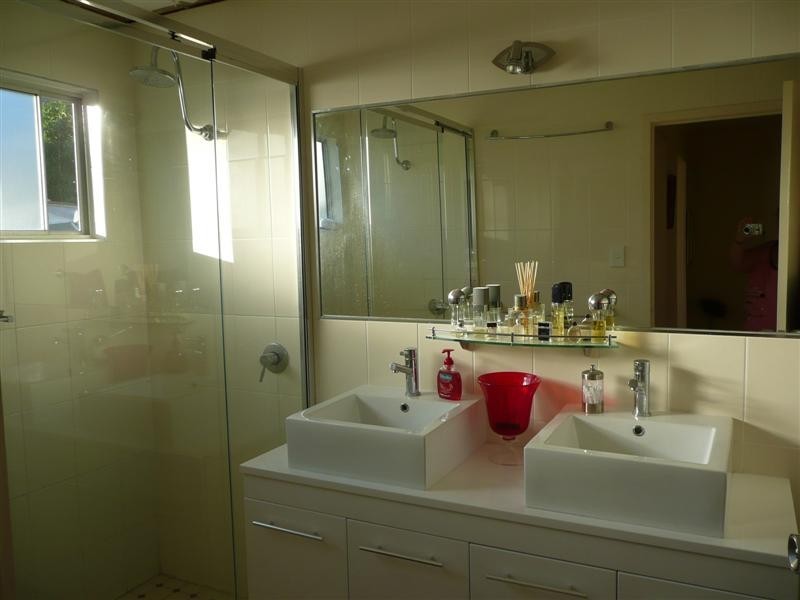 9 Manooka Drive, Cannonvale QLD 4802