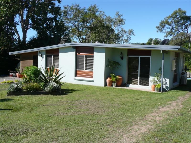 9 Manooka Drive, Cannonvale QLD 4802