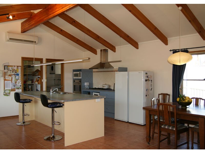 15 Clifford Close, Mollymook NSW 2539