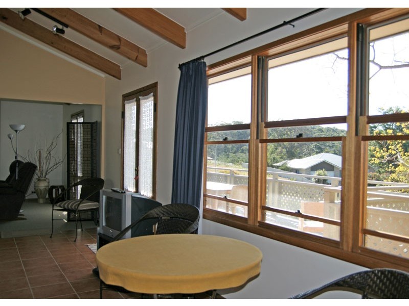 15 Clifford Close, Mollymook NSW 2539