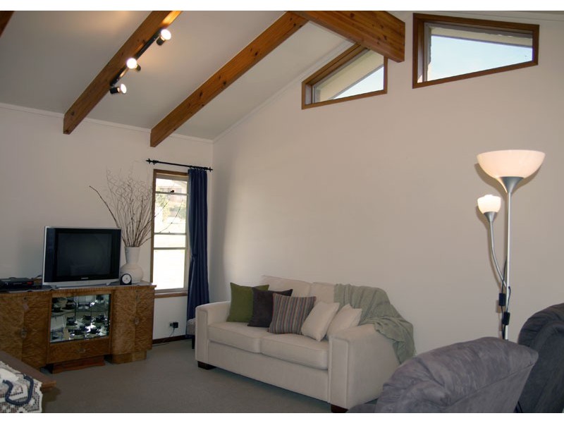 15 Clifford Close, Mollymook NSW 2539