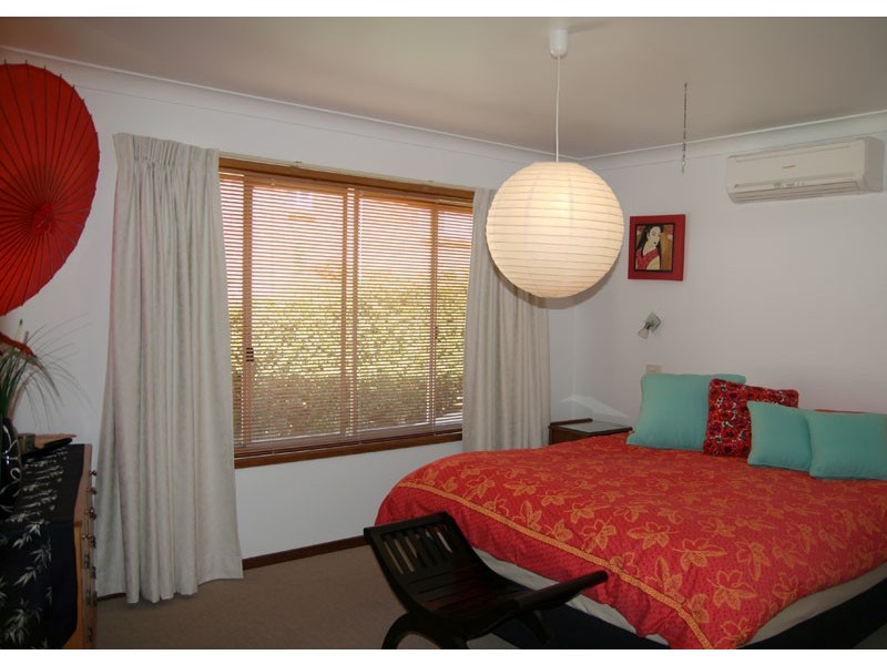 15 Clifford Close, Mollymook NSW 2539