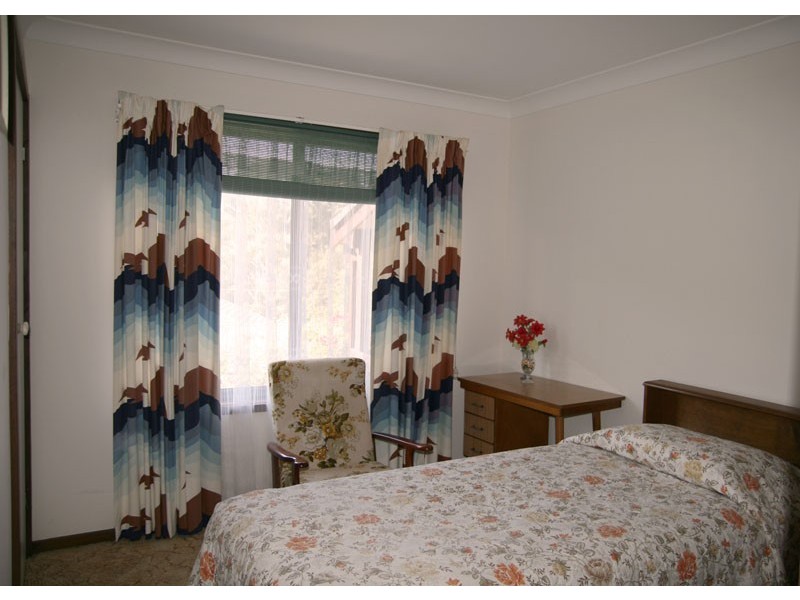 8 Rosella Ave, Mollymook NSW 2539