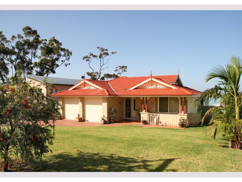 96 Golden Wattle Dr, Ulladulla NSW 2539