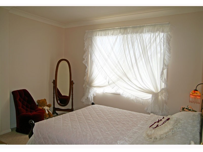 96 Golden Wattle Dr, Ulladulla NSW 2539