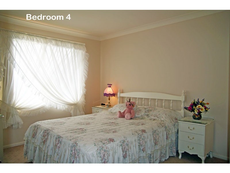 96 Golden Wattle Dr, Ulladulla NSW 2539