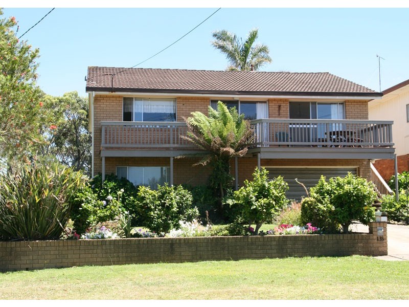 133 Mitchell Pde, Mollymook NSW 2539