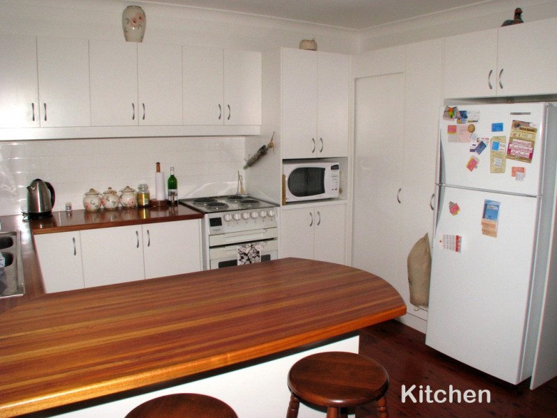 64 Tallwood Ave, Mollymook NSW 2539