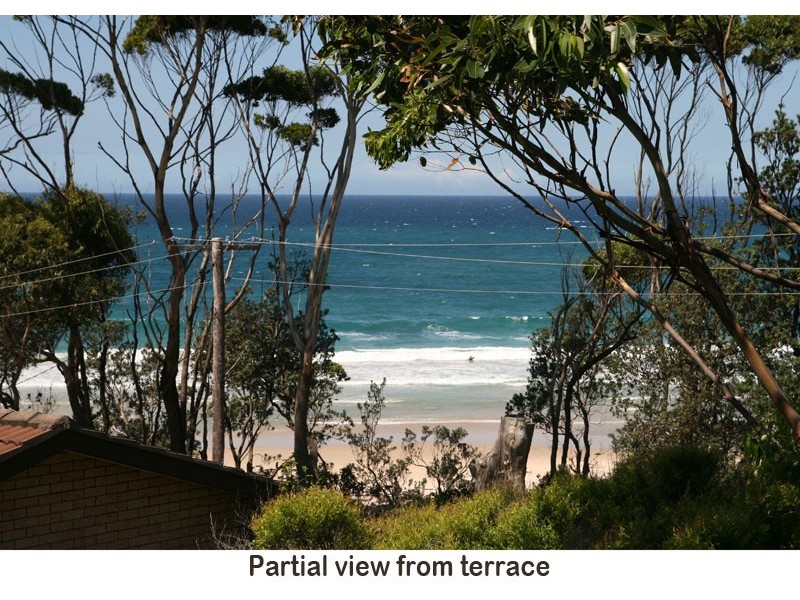 16 Booth Ave, Narrawallee NSW 2539