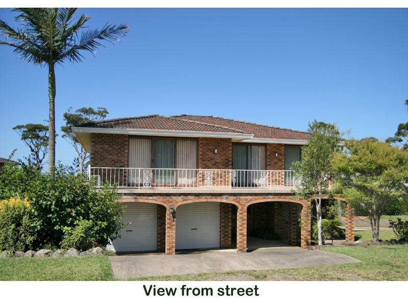 16 Booth Ave, Narrawallee NSW 2539