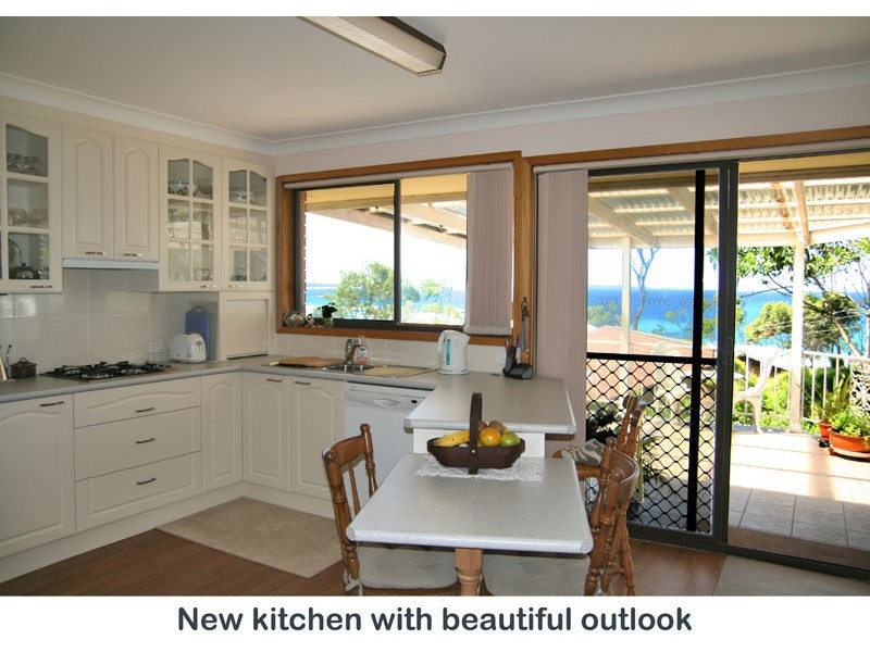 16 Booth Ave, Narrawallee NSW 2539