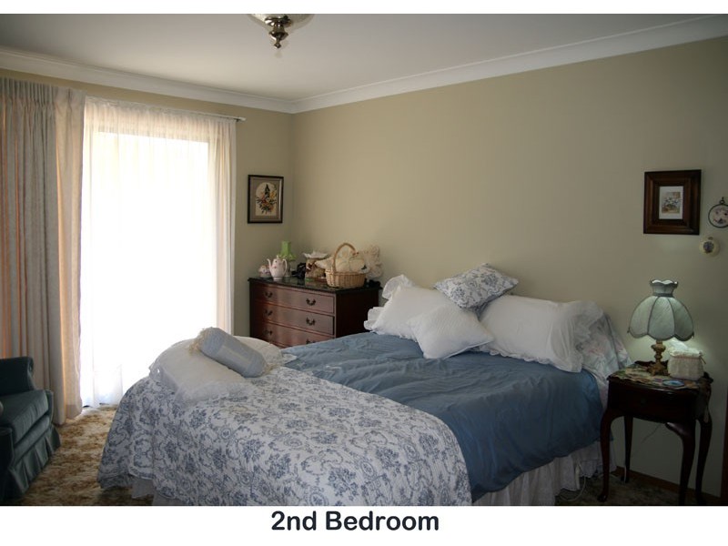 16 Booth Ave, Narrawallee NSW 2539