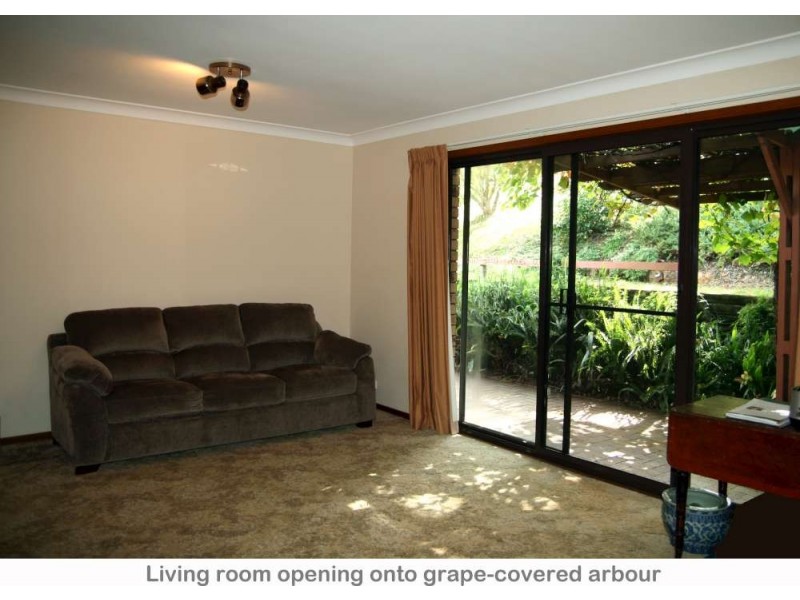 56 Valley Drive, Mollymook NSW 2539