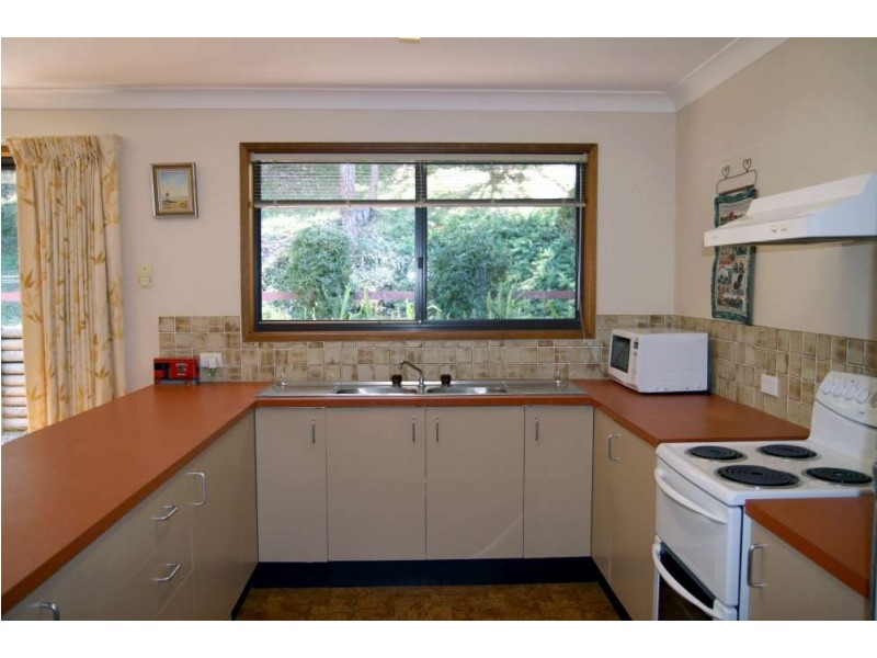 56 Valley Drive, Mollymook NSW 2539