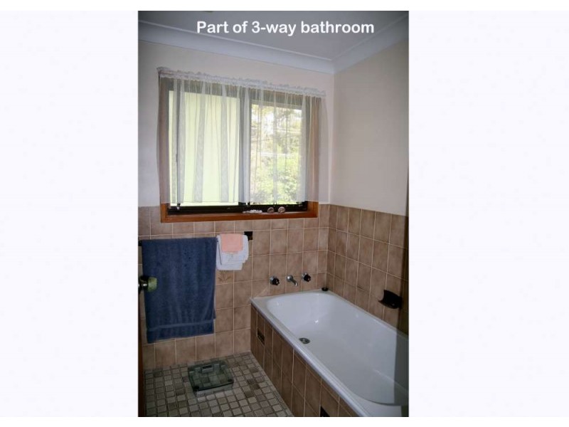 56 Valley Drive, Mollymook NSW 2539