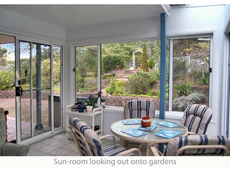 11 Blake Pl, Narrawallee NSW 2539