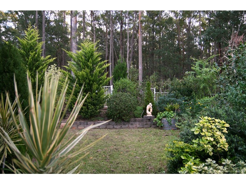 11 Blake Pl, Narrawallee NSW 2539