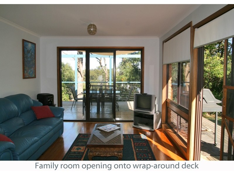 73 Bannister Head Rd, Mollymook Beach NSW 2539