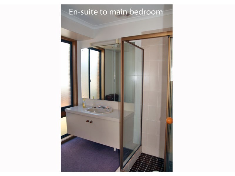 73 Bannister Head Rd, Mollymook Beach NSW 2539