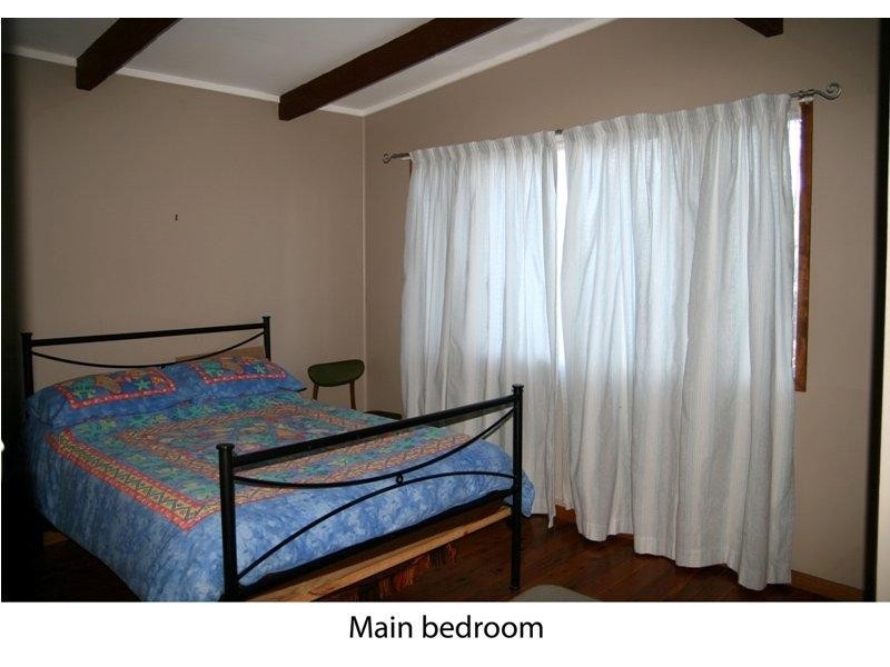 27 Ross Ave, Narrawallee NSW 2539