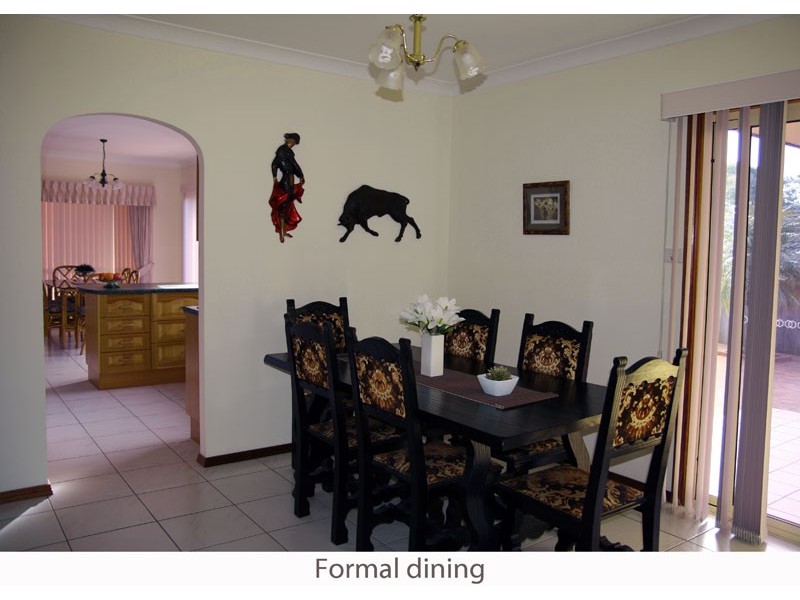 33 Leo Dr, Narrawallee NSW 2539