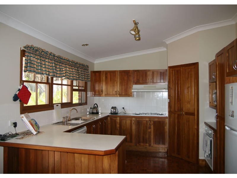 7 Toorak Close, Mollymook NSW 2539