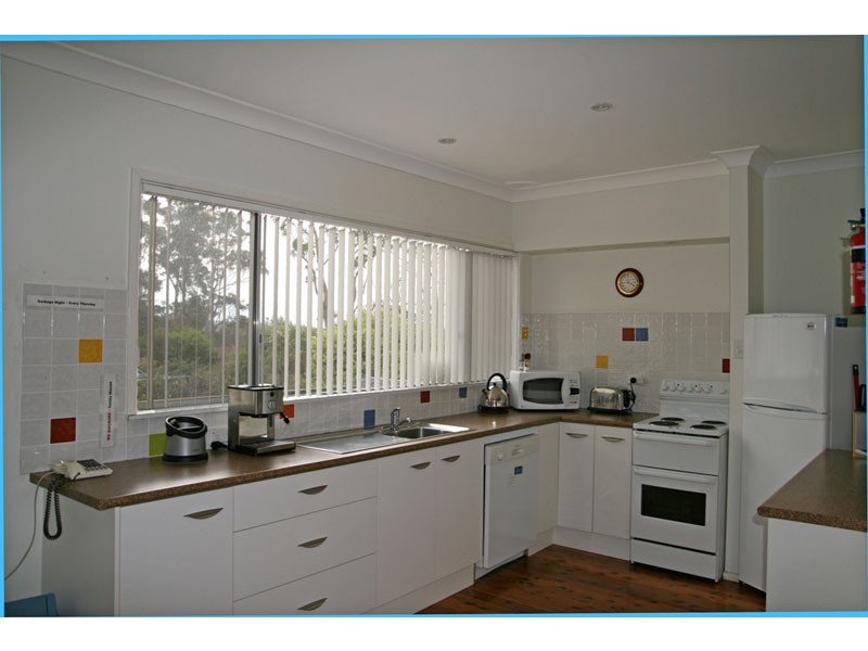 29 Tallwood Ave, Mollymook NSW 2539