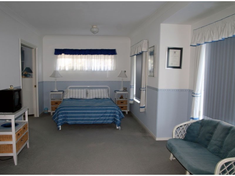 29 Matron Porter Drive, Narrawallee NSW 2539
