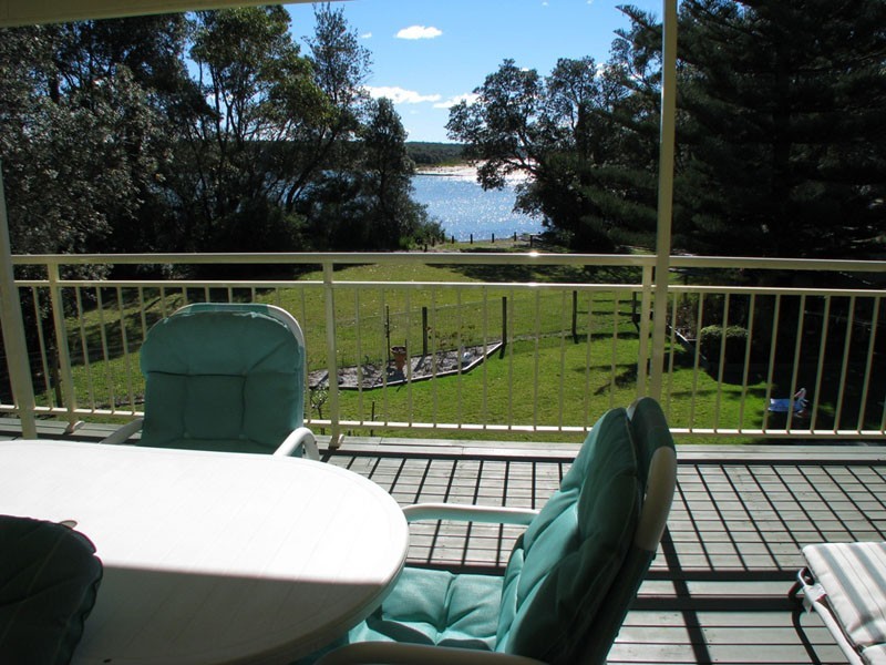 2 Macleay St, Narrawallee NSW 2539