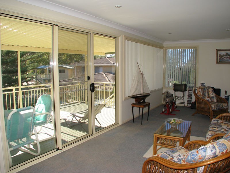 2 Macleay St, Narrawallee NSW 2539