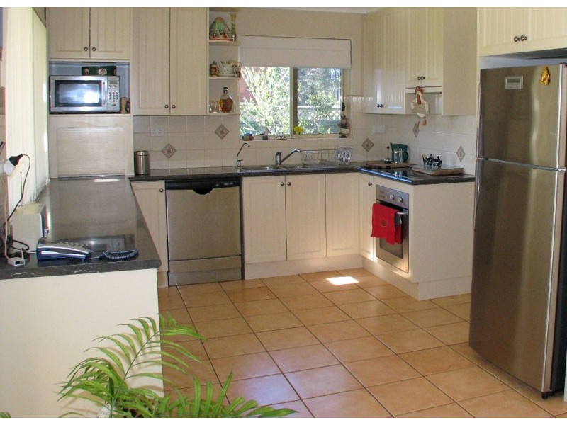 2 Macleay St, Narrawallee NSW 2539