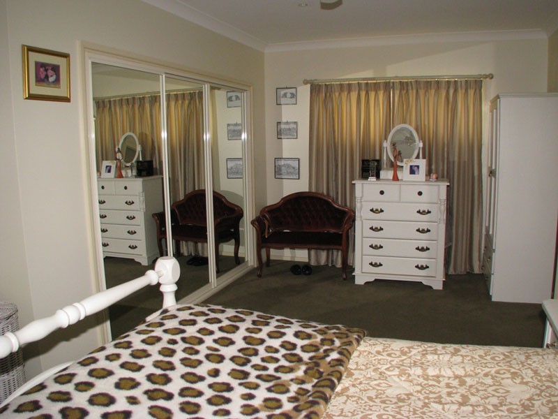 2 Macleay St, Narrawallee NSW 2539
