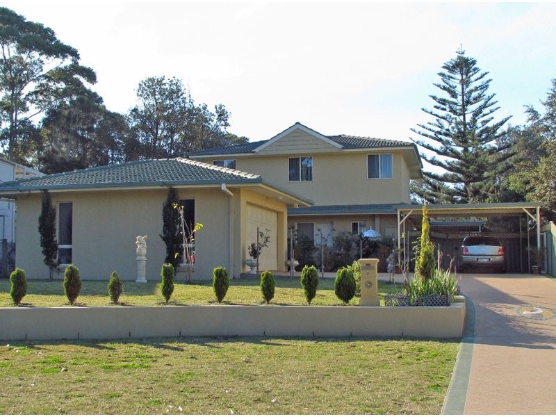 2 Macleay St, Narrawallee NSW 2539