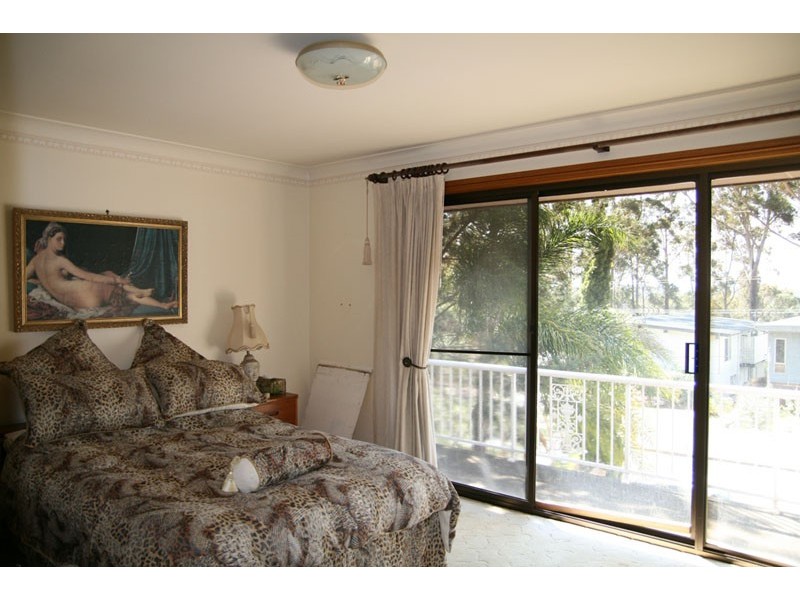 7 Bannister Head Rd, Mollymook NSW 2539