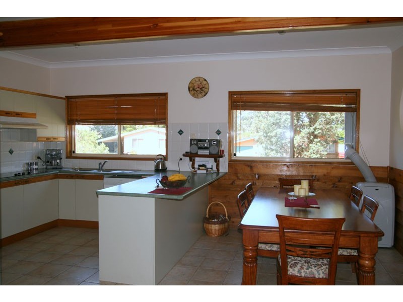 41 Bangalow St, Narrawallee NSW 2539