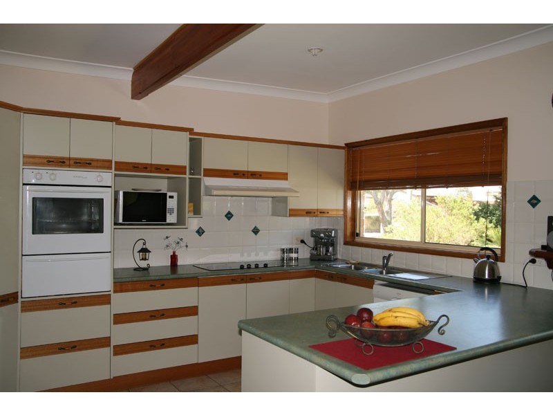 41 Bangalow St, Narrawallee NSW 2539