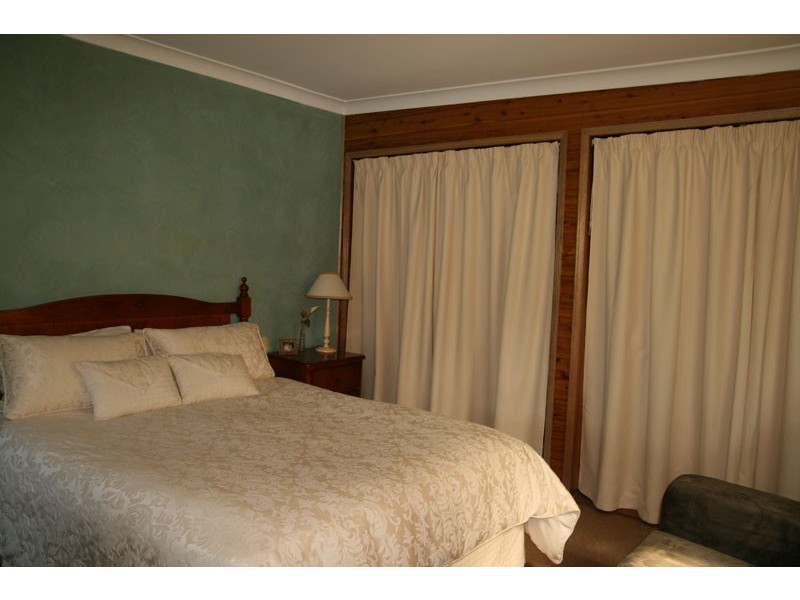 41 Bangalow St, Narrawallee NSW 2539