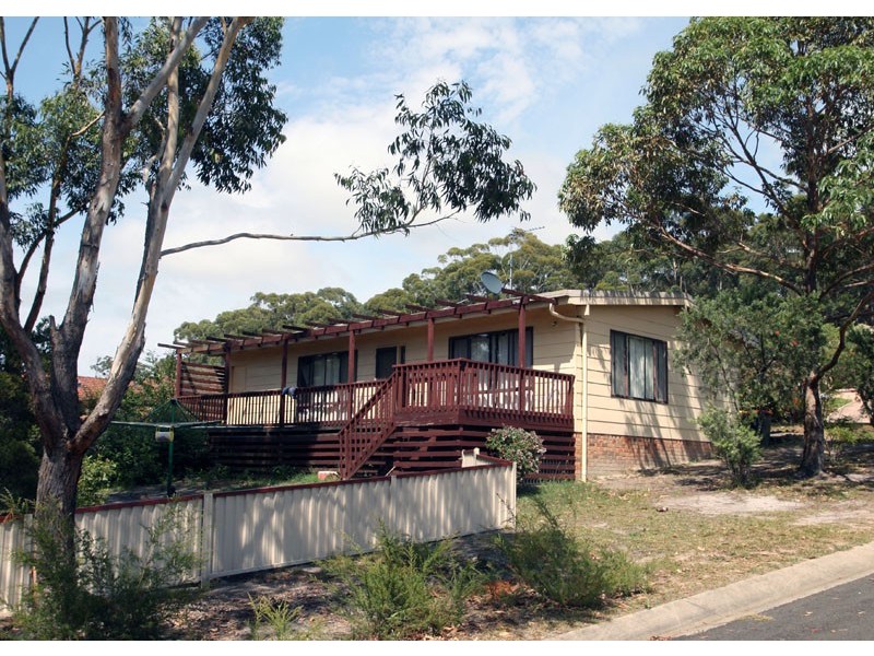 100 Leo Dr, Narrawallee NSW 2539