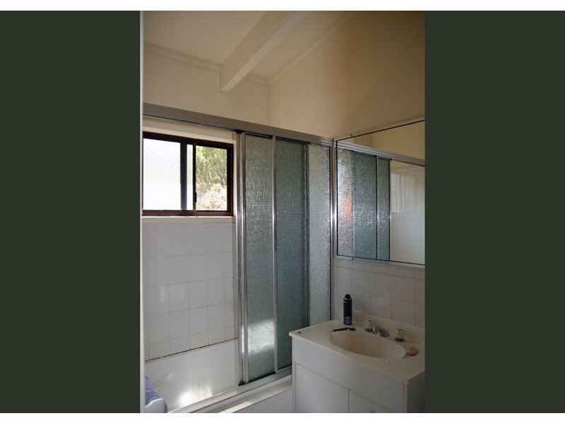 100 Leo Dr, Narrawallee NSW 2539