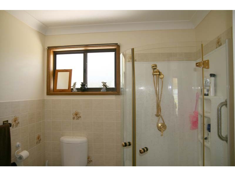 2 Virgo Pl, Narrawallee NSW 2539