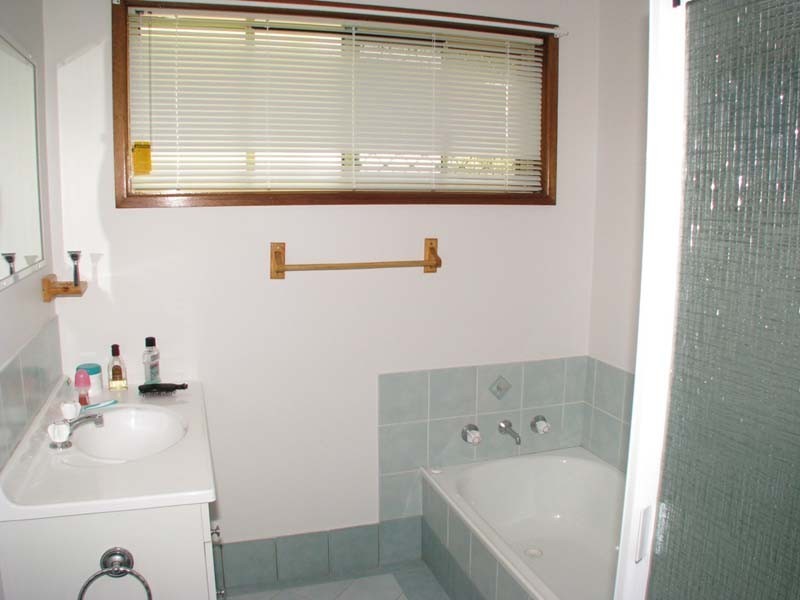 26 Leo Dr, Narrawallee NSW 2539