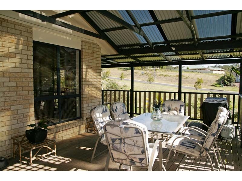 17 Cliffford Cl, Mollymook NSW 2539