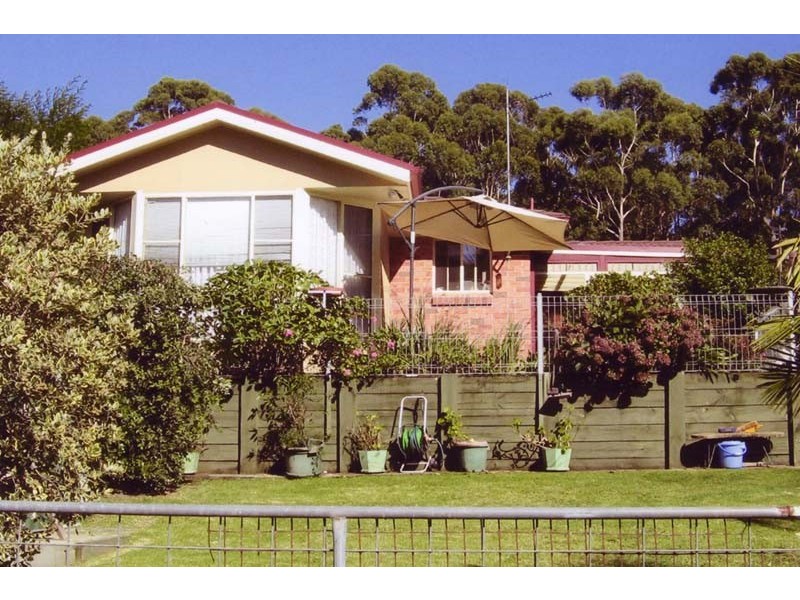 98 Leo Dr, Narrawallee NSW 2539