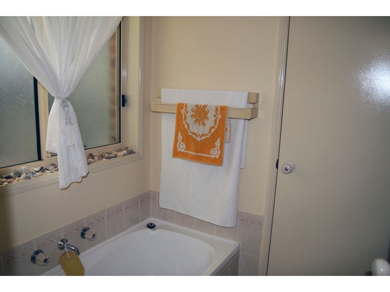 50 Valley Dr, Mollymook NSW 2539