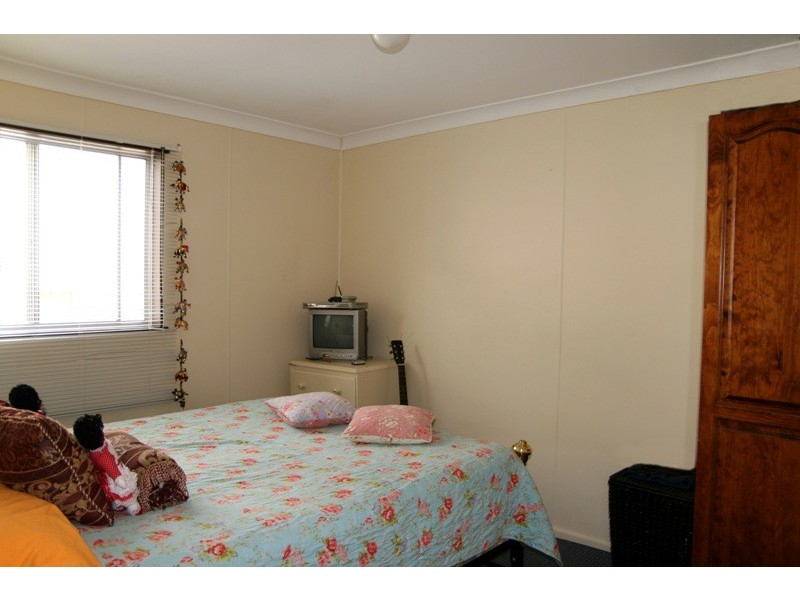 4 Bangalow St, Narrawallee NSW 2539